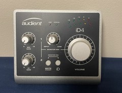 Audient iD4 USB Audio Interface 24-bit/96kHz Bus-Powered Phantom USB Cable