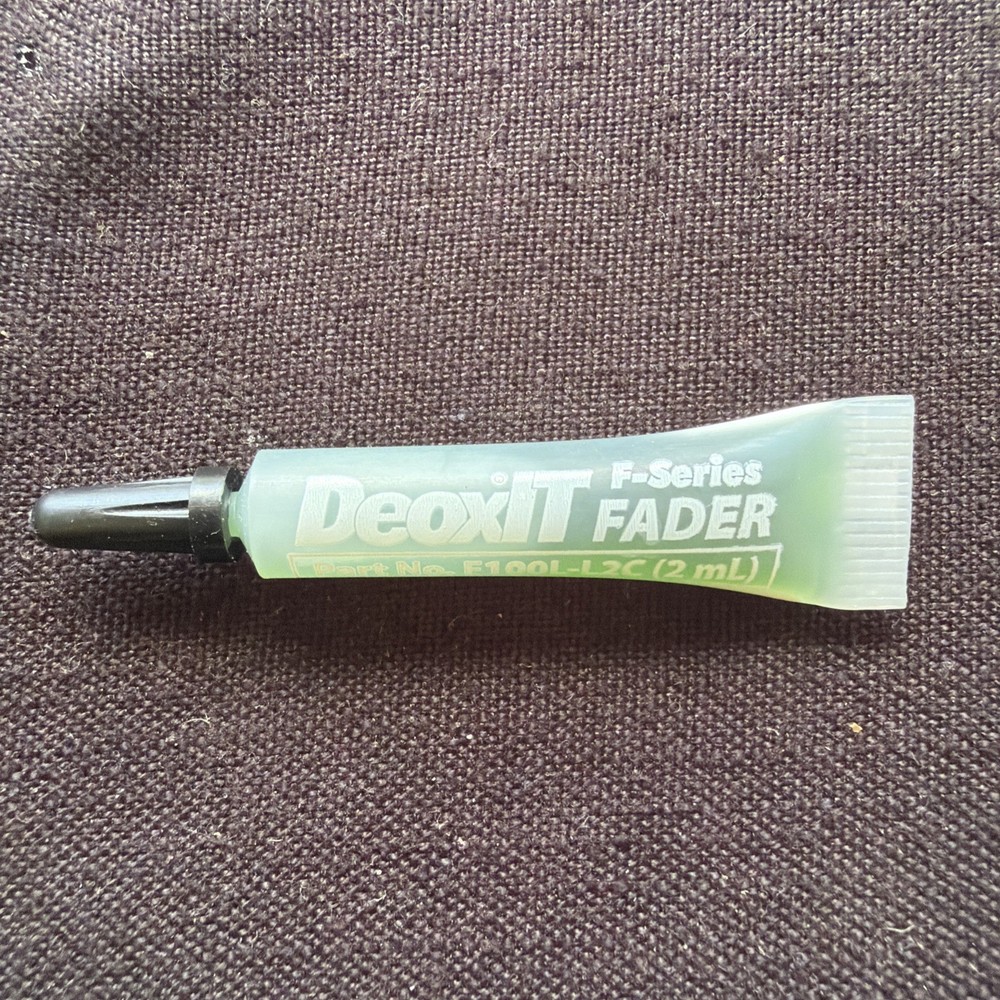DeoxIT® Fader Squeeze Tube, 100% solution – 2 ml