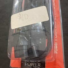 Hosa YIE-406 Dual IEC C13 to NEMA 5-15P Power Y Cable, 1.5 feet