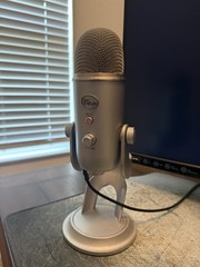 Blue Yeti USB Microphone – Platinum