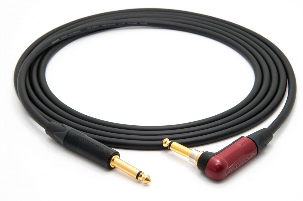 MOGAMI W2524, 2524 GUITAR CABLE WITH NEUTRIK 1/4″ TS ANGLE SILENT PLUG, 8 ft.