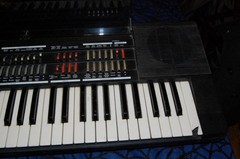 Lowrey Micro Genie V-120/ V120 String Synthesizer Keyboard Analog Drum Machine