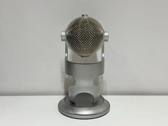 Logitech Creators Blue Yeti USB Microphone – PC/MacOS – Silver 988-000103