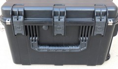 SKB iSeries Black Waterproof Hard Shell Case 23 x 17 x 14 Rollers, Laptops, Used