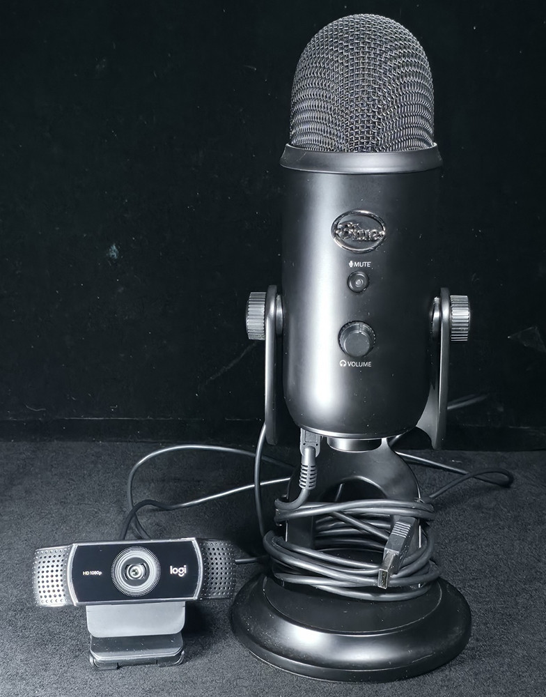 Blue Yeti USB Microphone & Logitech C922 Pro HD Webcam Streamer Bundle $229 New!