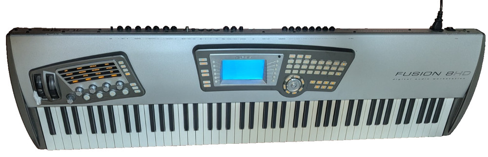 Alesis Fusion 8HD Workstation – includes some extra paid sound packs – works!