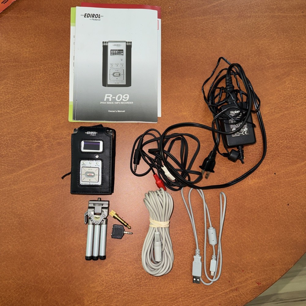 Roland Edirol Stereo R-09 24 bit Wave MP3 Recorder & accessories shown