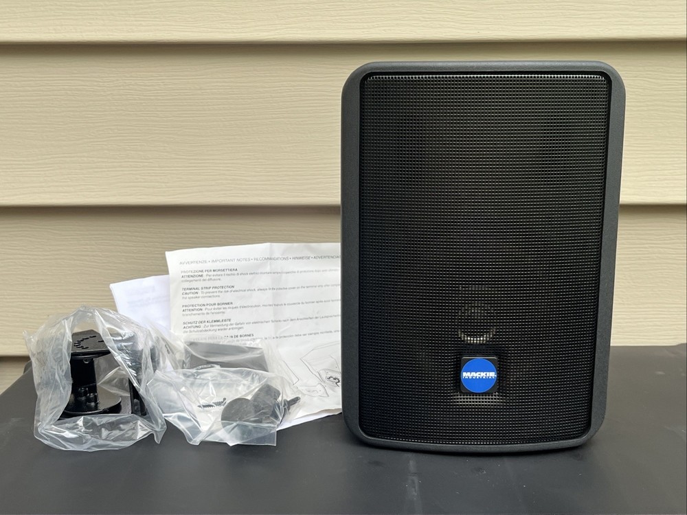 1 x Mackie Industrial Monitor Speaker MR3STK – NEW Open Box Wired Made In Italy