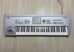 Korg Triton 61-Key Keyboard Synthesizer Sampler with Power Cable Used from Japan