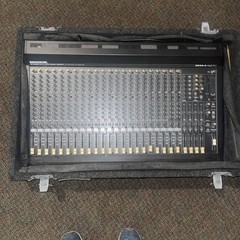 Mackie SR24.4 VLZ Pro 24 Channel Mixing Console Vintage Analog Tested 51126