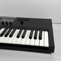Native Instruments KOMPLETE Kontrol S49 MK2 Keyboard Controller-Read Description