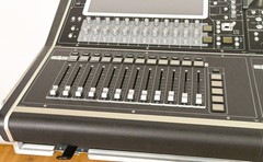 DiGiCo SD5 Digital Mixing Console w/ Waves Card, ST Optical & Road Case CG0105C