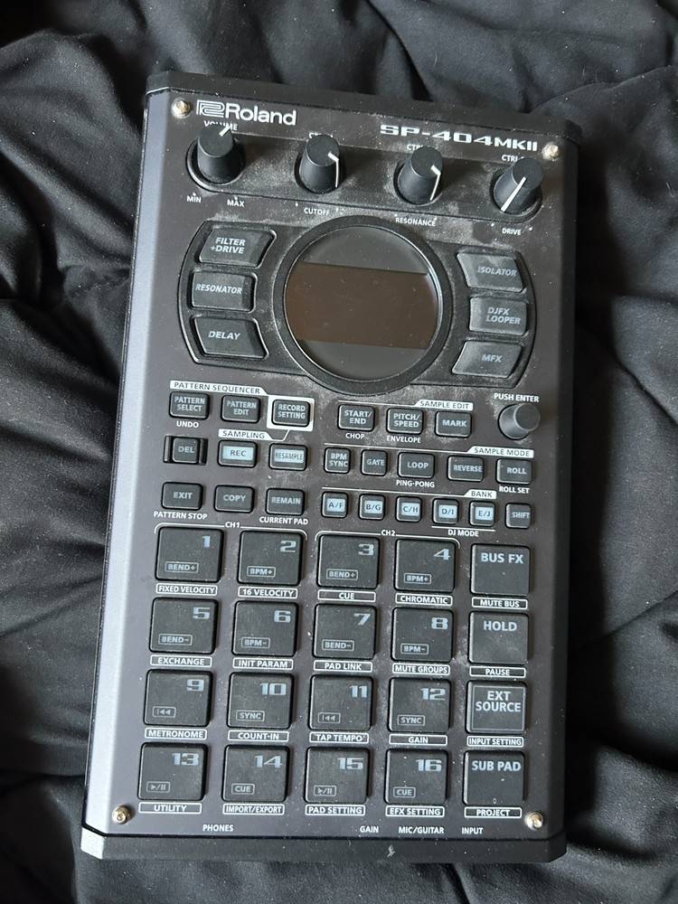 Roland SP-404MKII Sampler – Standard Gray