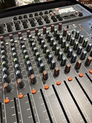 JBL EON Music Mix 16 Audio Mixer w/case