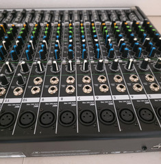Mackie PROFX22V2 22-Channel FX Mixer – Tested & Working!