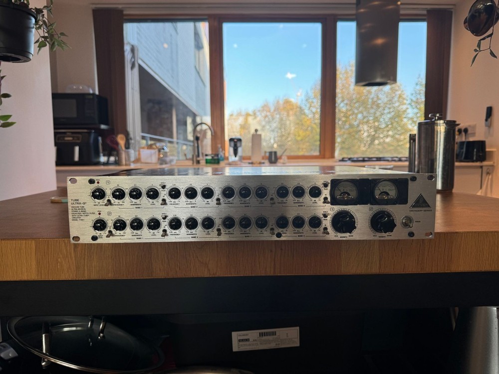 Behringer T1951 Tube Ultra-Q Vacuum Tube 4 band Equalizer Notch Filter very good