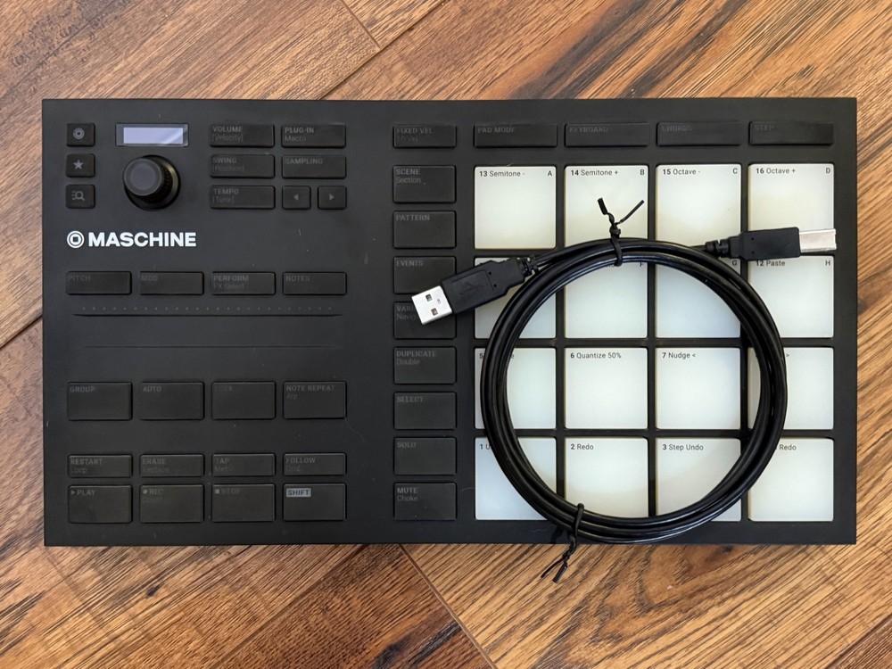 Native Instruments Maschine Mikro MK3 – barely use, excellent condition
