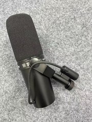Shure SM7B Professional Podcast & Streaming Microphone Studio Quality