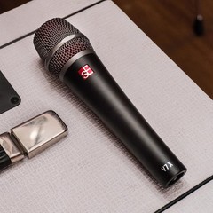 SE ELECTRONICS V7 X Dynamic Instrument Microphone for Live Performances & Ins…