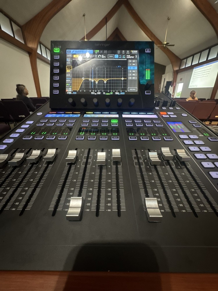 Behringer WING Compact 48-Channel 28 Bus Full Stereo Digital Mixer