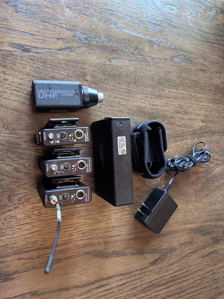 Lectrosonics um400a, 2 UM195B, LCR 195 and UH195 Wireless Transmitter receiver