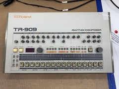 Roland TR-909 Rhythm Composer TR909 Vintage Analog Drum Machine + M-64C