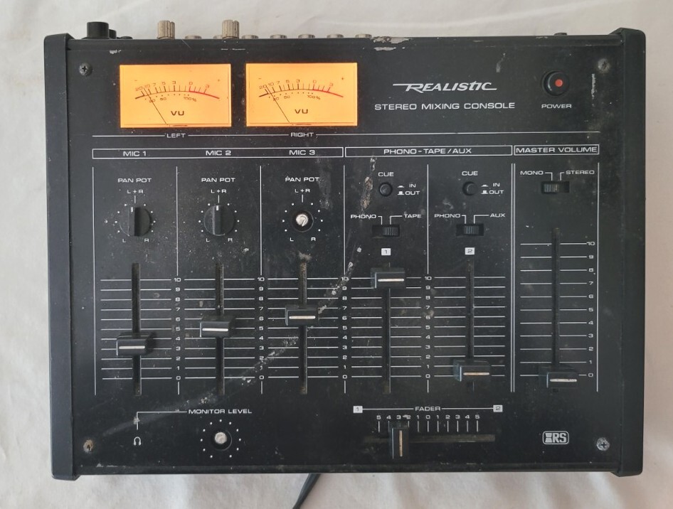Realistic Stereo Mixing Console 32-1200B – Powers Up – Untested See Description