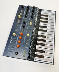 Arturia MicroFreak Synthesizer Keyboard – First Release With Rare Extras