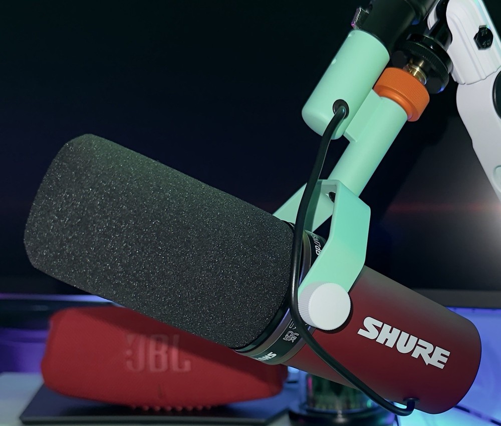 Shure SM7dB Dynamic Microphone Built-In Preamp for Streaming and Podcasting