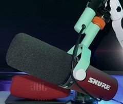 Shure SM7dB Dynamic Microphone Built-In Preamp for Streaming and Podcasting