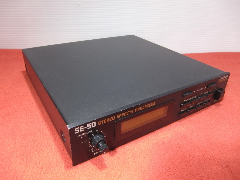 Boss SE-50 Vintage Stereo Effects Processor Very Good New Battery, Fast Shipping