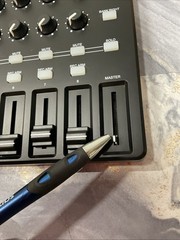Akai MIDIMIX USB MIDI Controller – Black