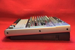 Behringer XENYX X1222USB Premium 16-Input 2/2-Bus Mixer