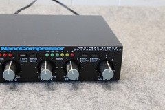 Alesis NanoCompressor RMS / Peak Stereo Comp / Limiter w/ power supply