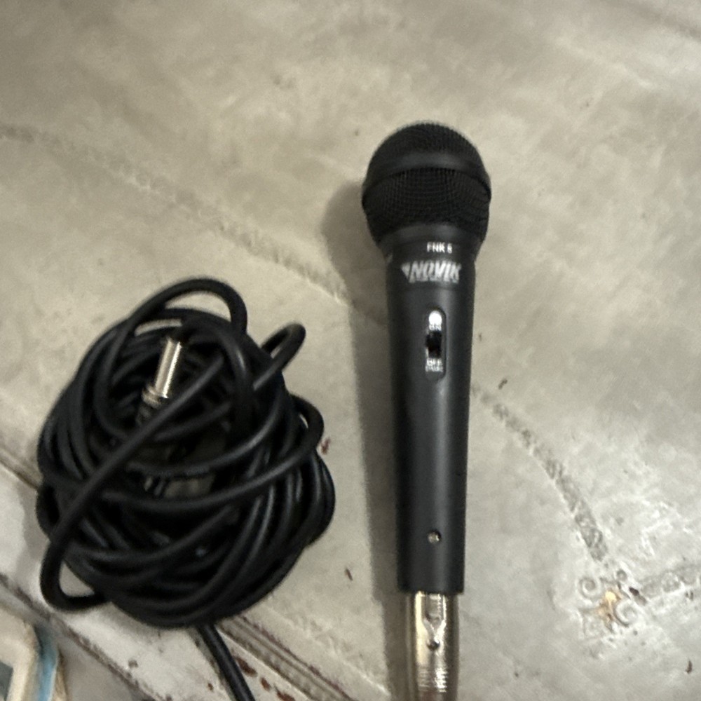 NOVIK NEO FNK 5 Professional Dynamic Microphone with Cord