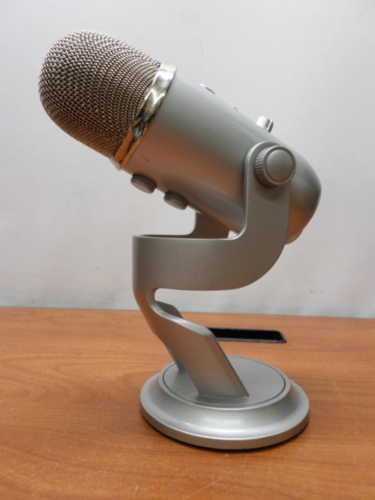 Blue Yeti Professional Multi Pattern USB Condenser Microphone Silver Edition
