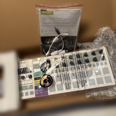 Arturia BeatStep Pro White Controller Sequencer
