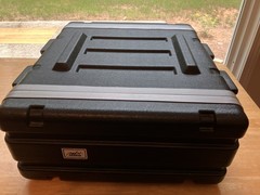 MBT flight/road 19″ rack case 4 space 16.75″deep, 22.5″ w/covers, excellent cond