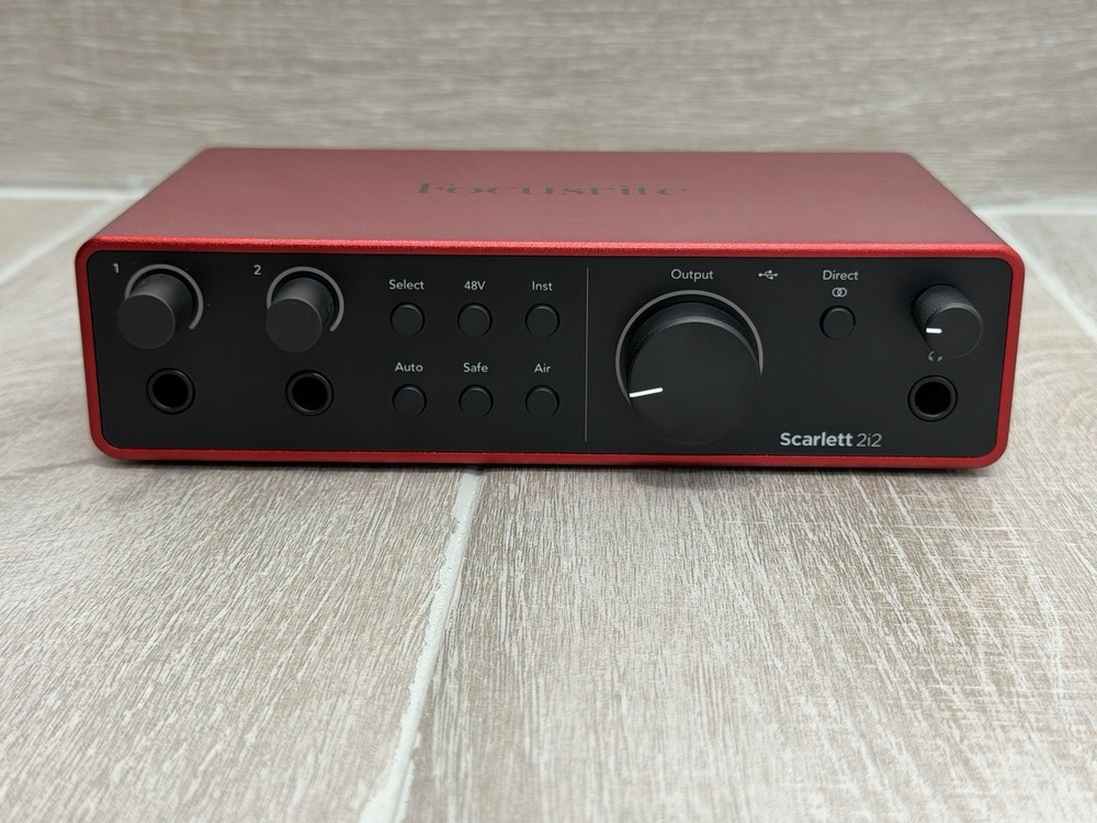 Focusrite Scarlett 2i2 4th Gen USB Audio Interface Recording Studio Excellent