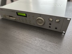 Akai S2000 MIDI Stereo Digital Sampler 1995