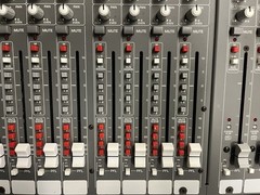 Crest HP 8 Analogue Mixing Console