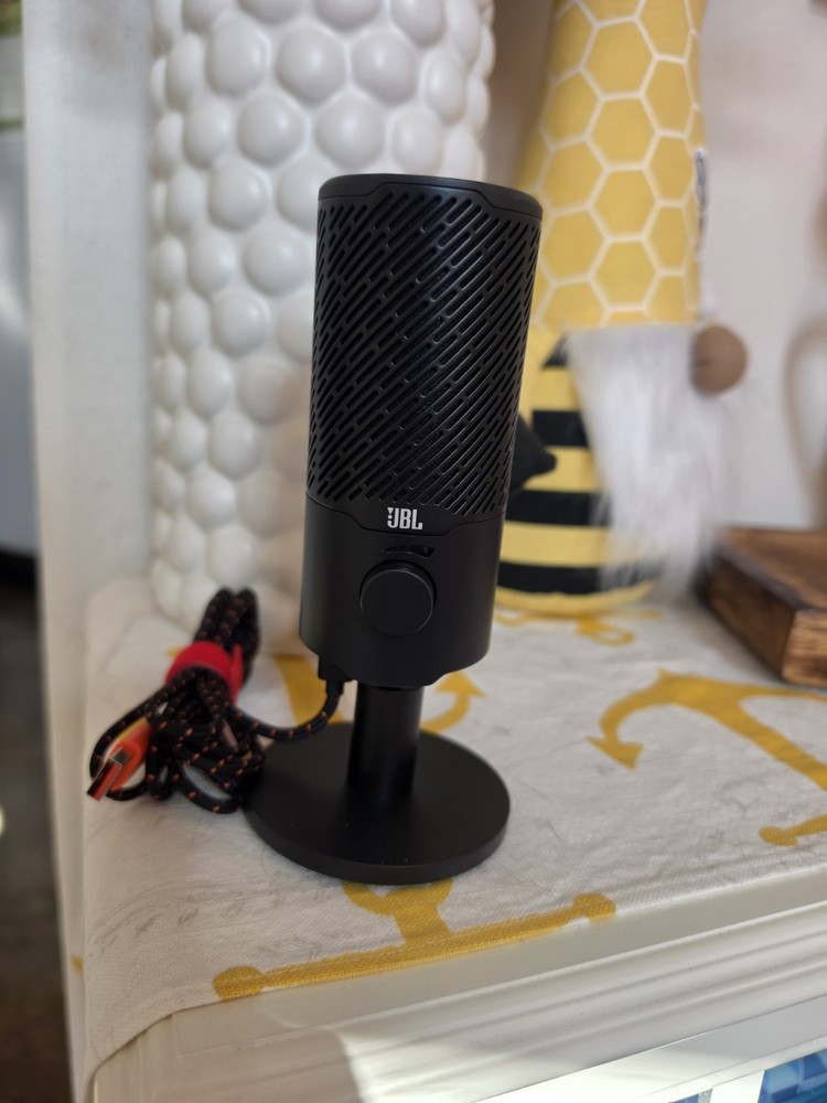 JBL Quantum Stream Dual-Pattern USB Microphone for Streaming Recording & Gaming