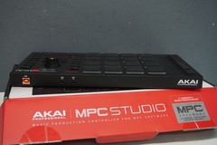 Akai Professional MPC Studio Music Production Controller