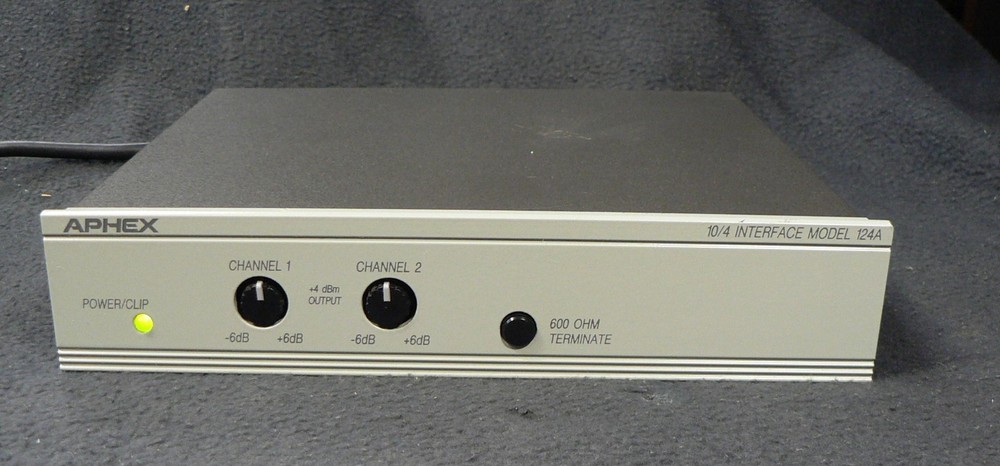 Aphex Model 124A bidirectional audio level interface -10 dBV — +4/+8 dBU