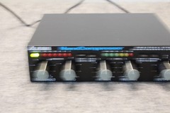 Alesis NanoCompressor RMS / Peak Stereo Comp / Limiter w/ power supply