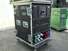 MOTION LABS 400AMP 1300-400A-18-2-01 POWER DISTRO W/ WHEELED CASE# 3492 THS
