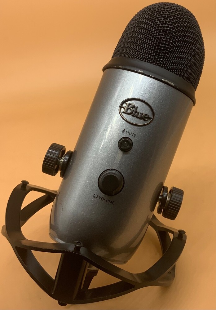 Blue Yeti Professional Multi-Pattern USB Condenser Microphone Silver Black Music