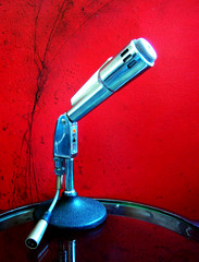 Vintage 1960’s Electro Voice 664 dynamic cardioid microphone Hi Z w cable 666