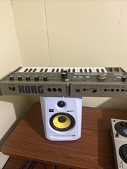 Korg MICROKORG 37 Keys Analog Modeling Synthesizer
