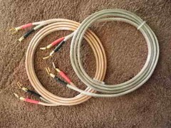 STRAIGHT 8 10′ PR 8GA SPEAKER CABLE 742 STR. OFC PER CONDUCTOR, GOLD SPADES.